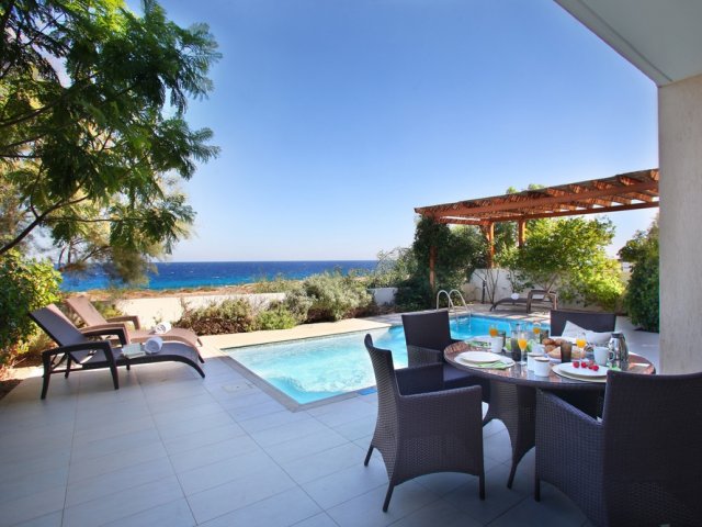 Seafront Villa Cape Greco 1, Protaras, Zypern